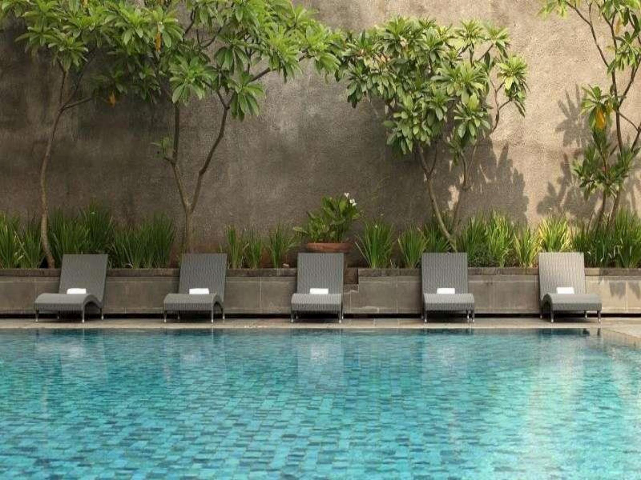 Hotel Santika Premiere Semarang Exterior photo