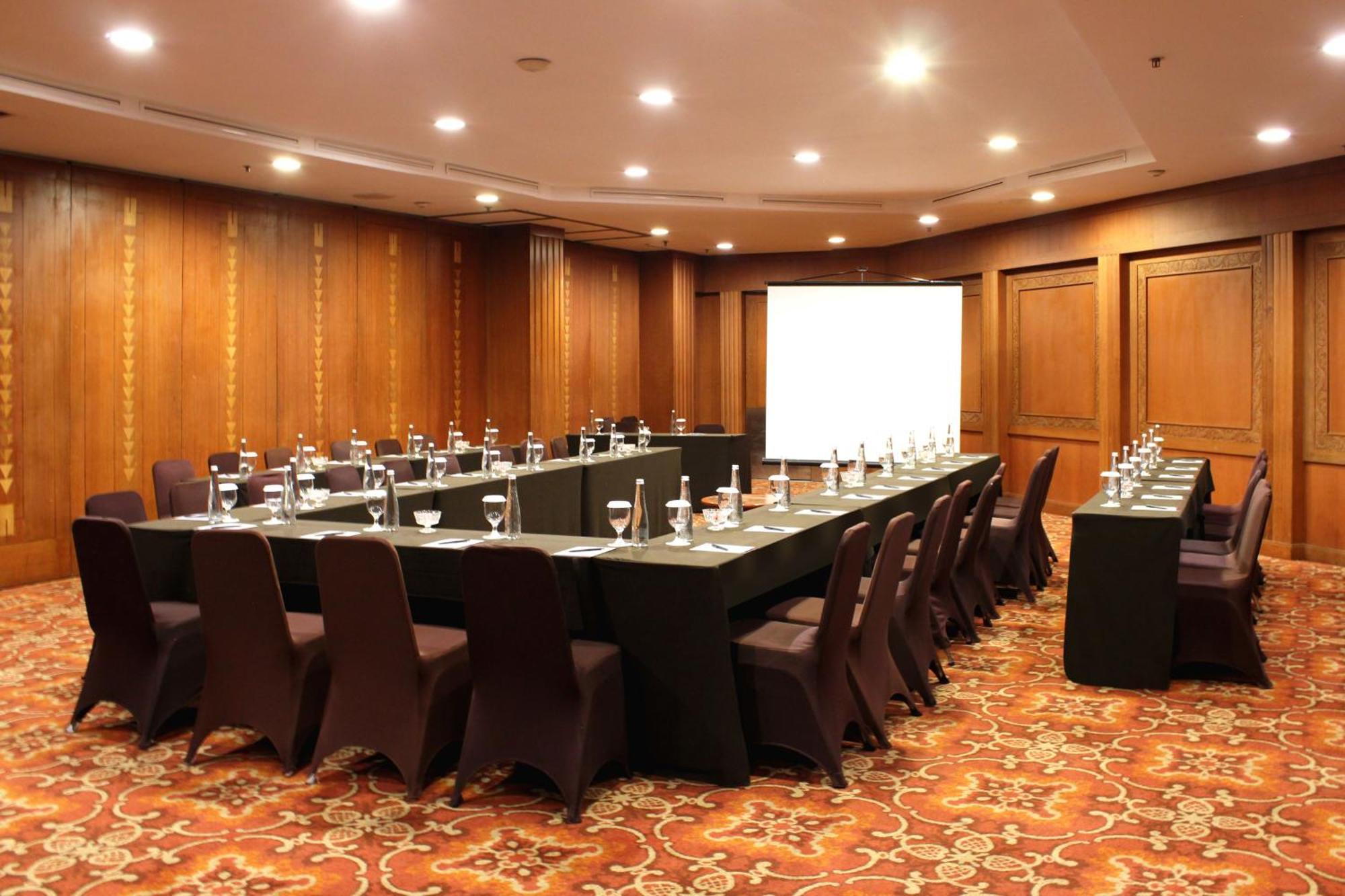 Hotel Santika Premiere Semarang Exterior photo